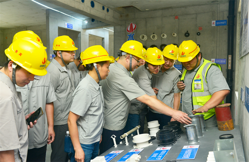 为进一步推进优质客户高效履约，提升交付品质、达成客户满意，2025年6月25日，云鼎国际4118建设集团在上海组织召开2025年越秀地产、华润置业客户履约推进会。